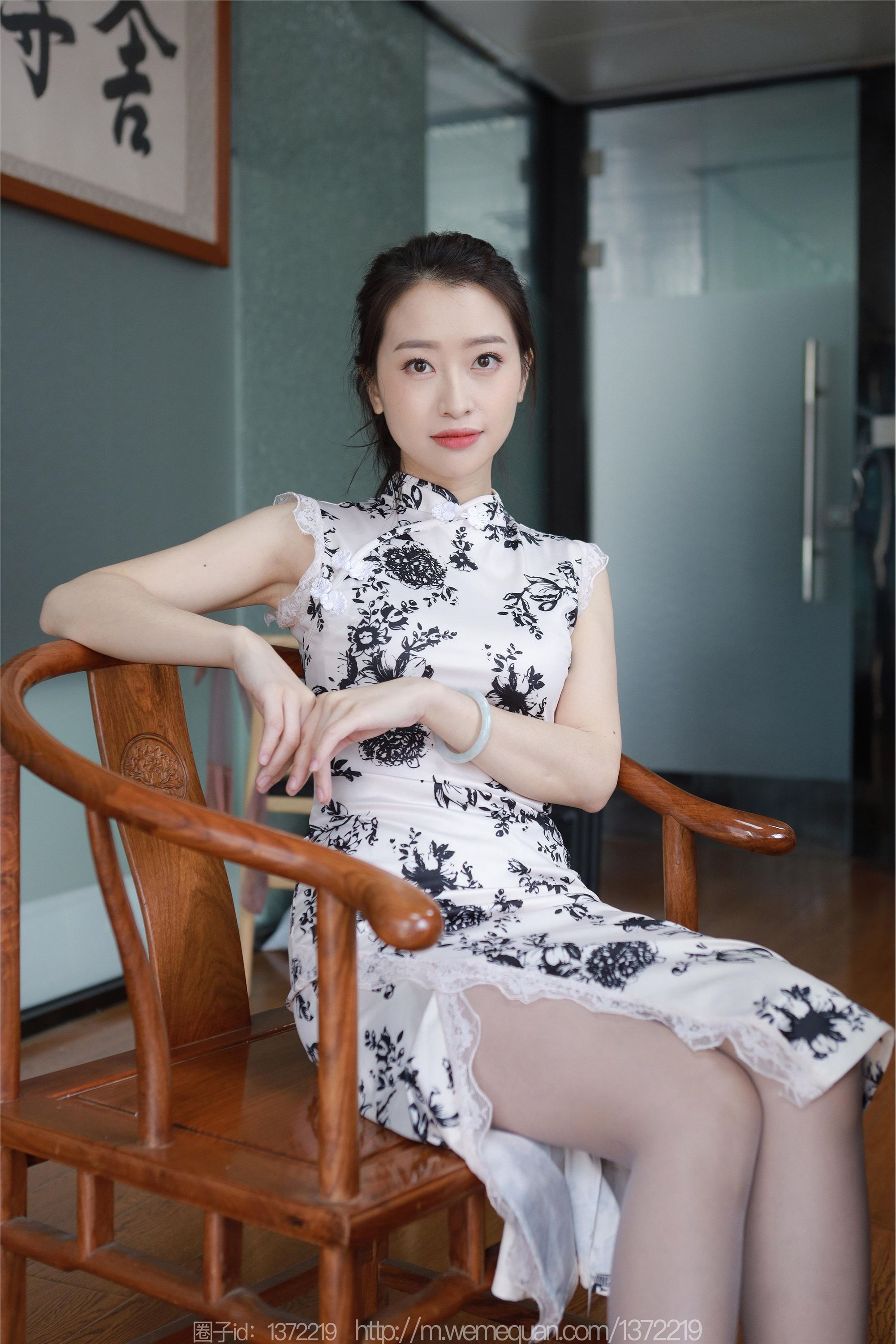 IESS异思趣向  2023.04.25 丝享家 1432 小婕《灰斯旗袍》